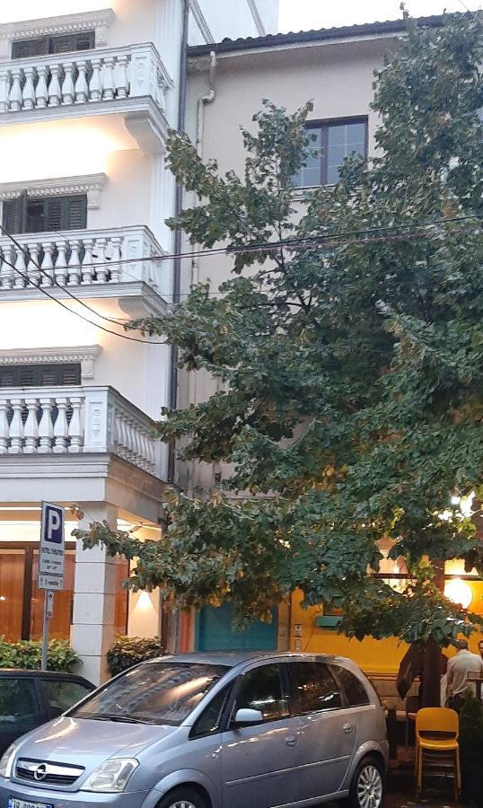 Yes2 Apartamento Tirana Exterior foto